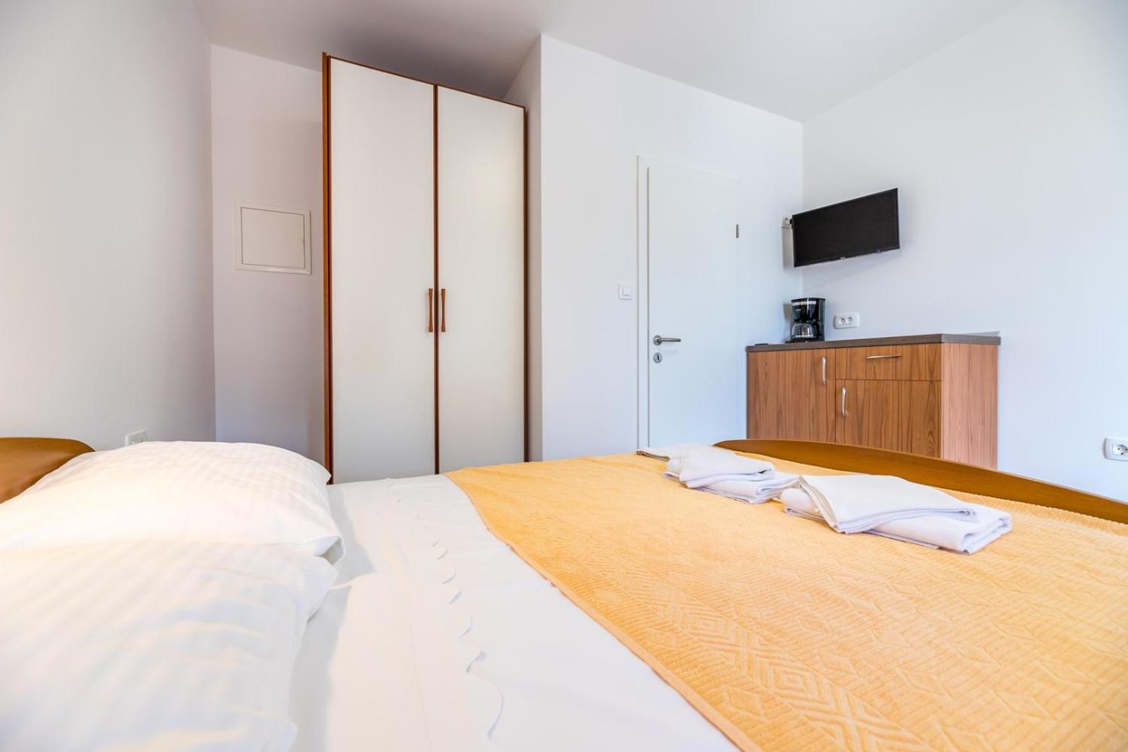 Apartments & Rooms Dekanic Baška Dış mekan fotoğraf